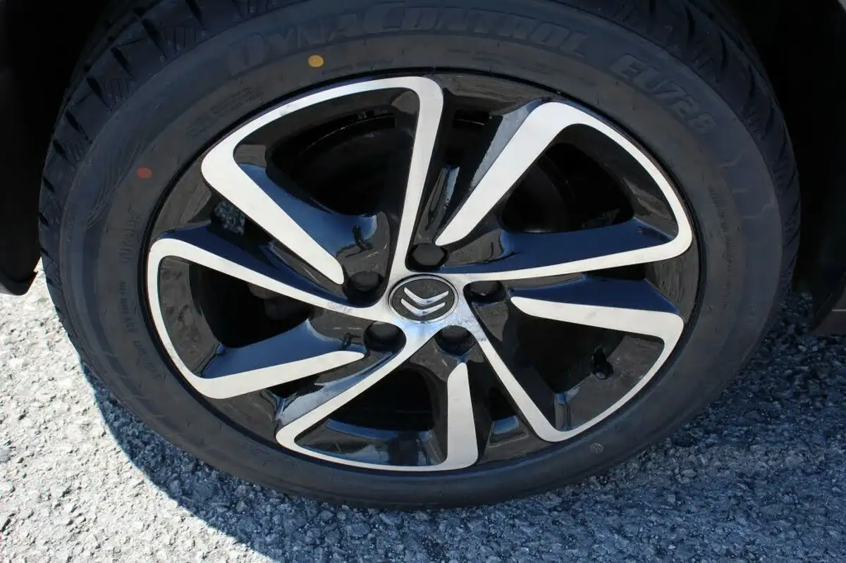 2018-citroen-c4-spacetourer-12-puretech-flair-big-17