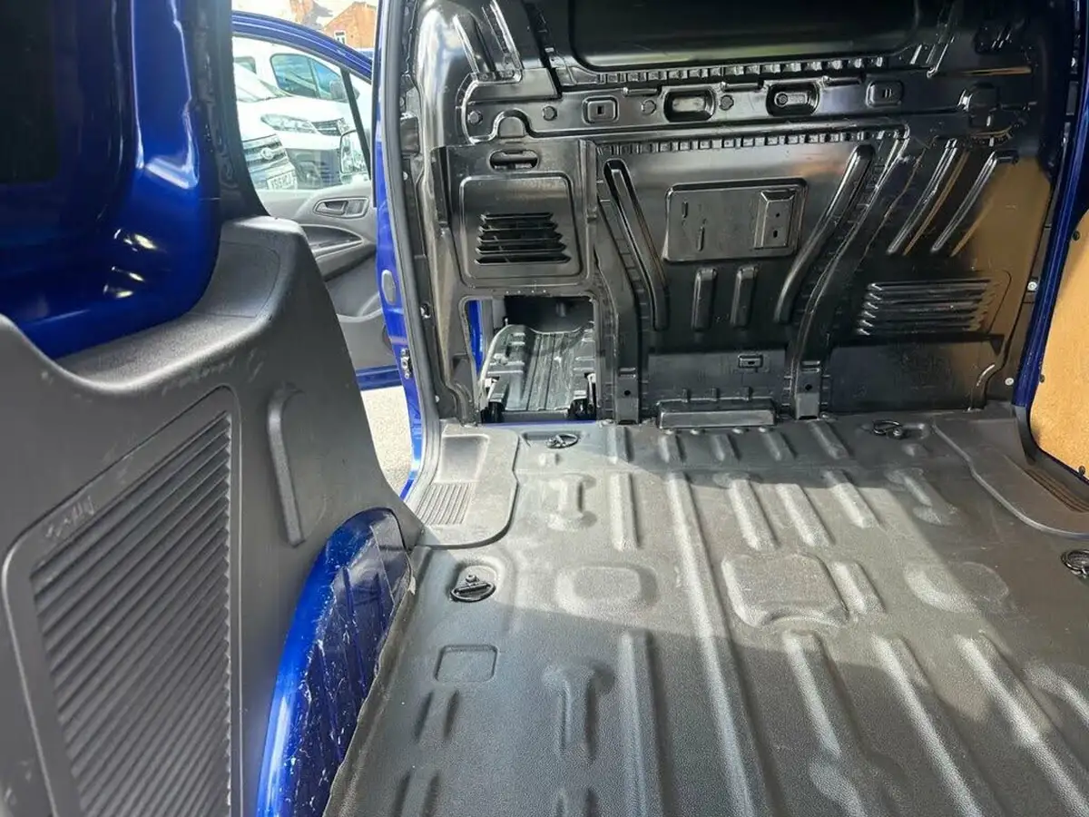 2014-ford-transit-connect-16tdci-l1-trend-200-panel-big-32