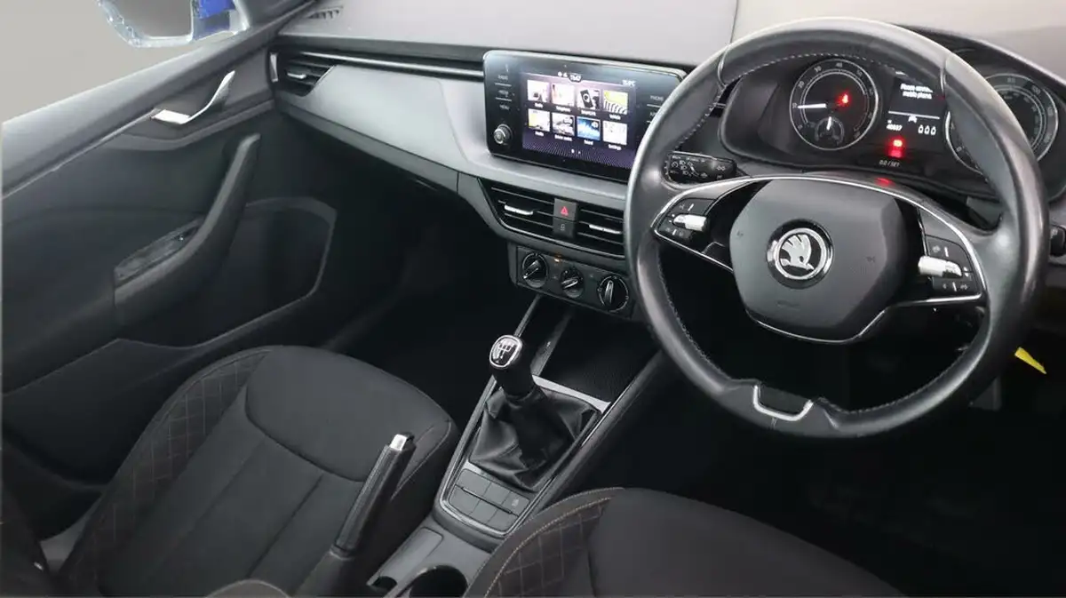 2021-skoda-kamiq-10-tsi-se-95ps-big-9