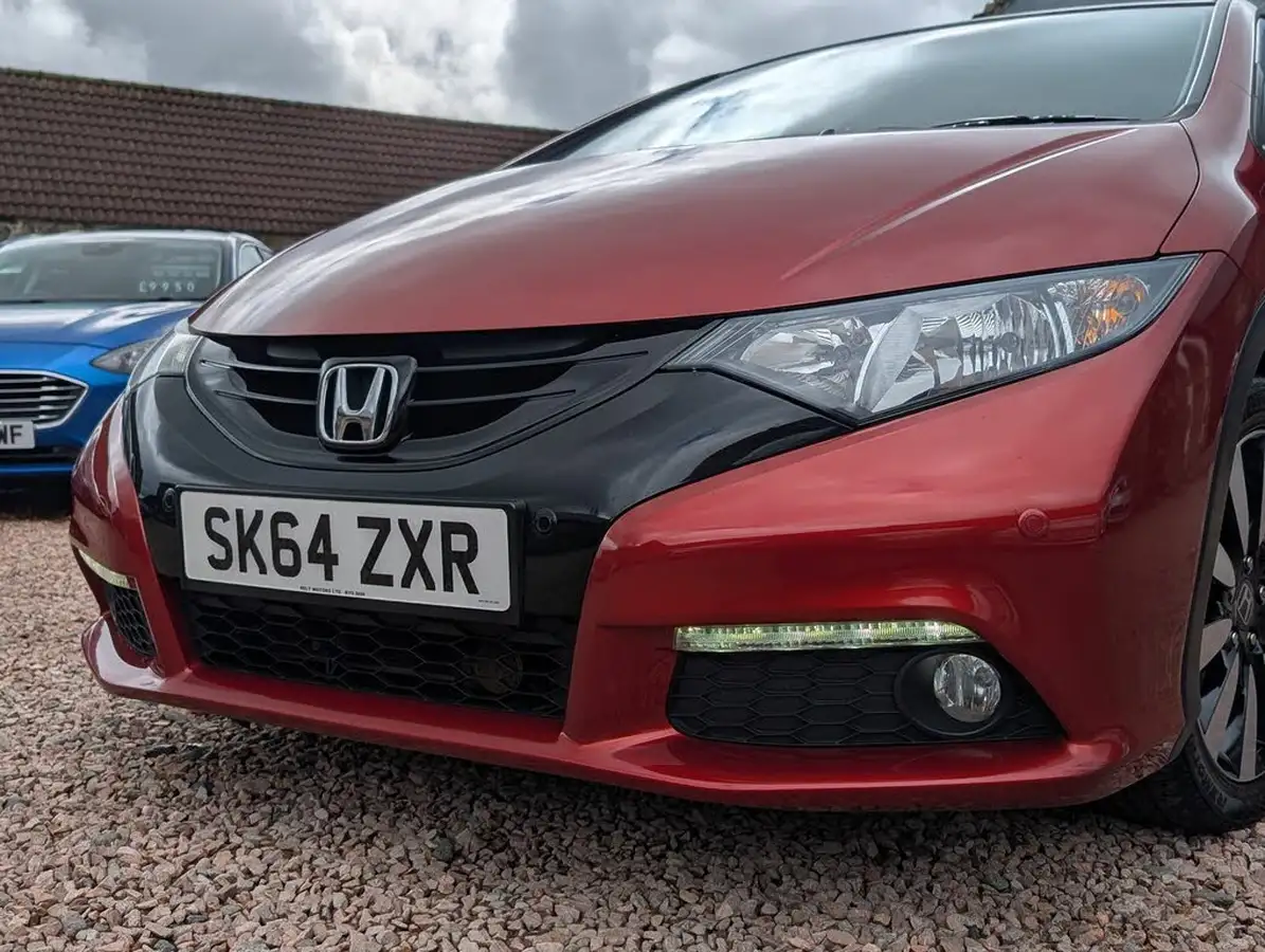 2014-honda-civic-18-se-plus-hatchback-big-5