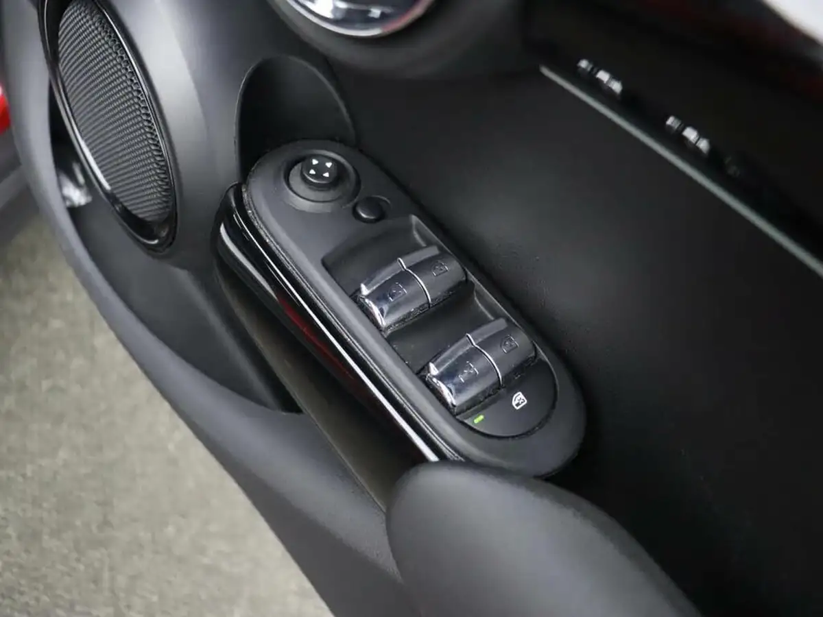 2021-mini-cooper-15-cooper-classic-hatchback-5d-auto-big-22