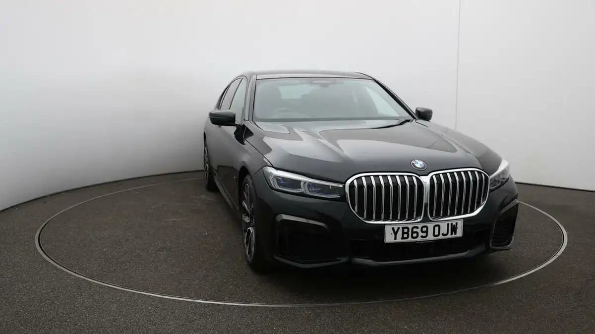 2019-bmw-7-series-30-745e-m-sport-big-40