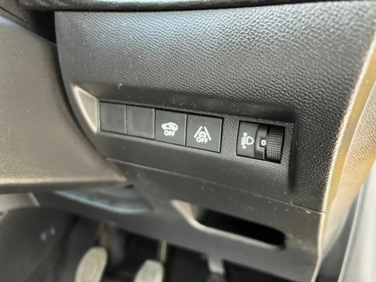 2022-peugeot-208-12-puretech-active-premium-75ps-big-24
