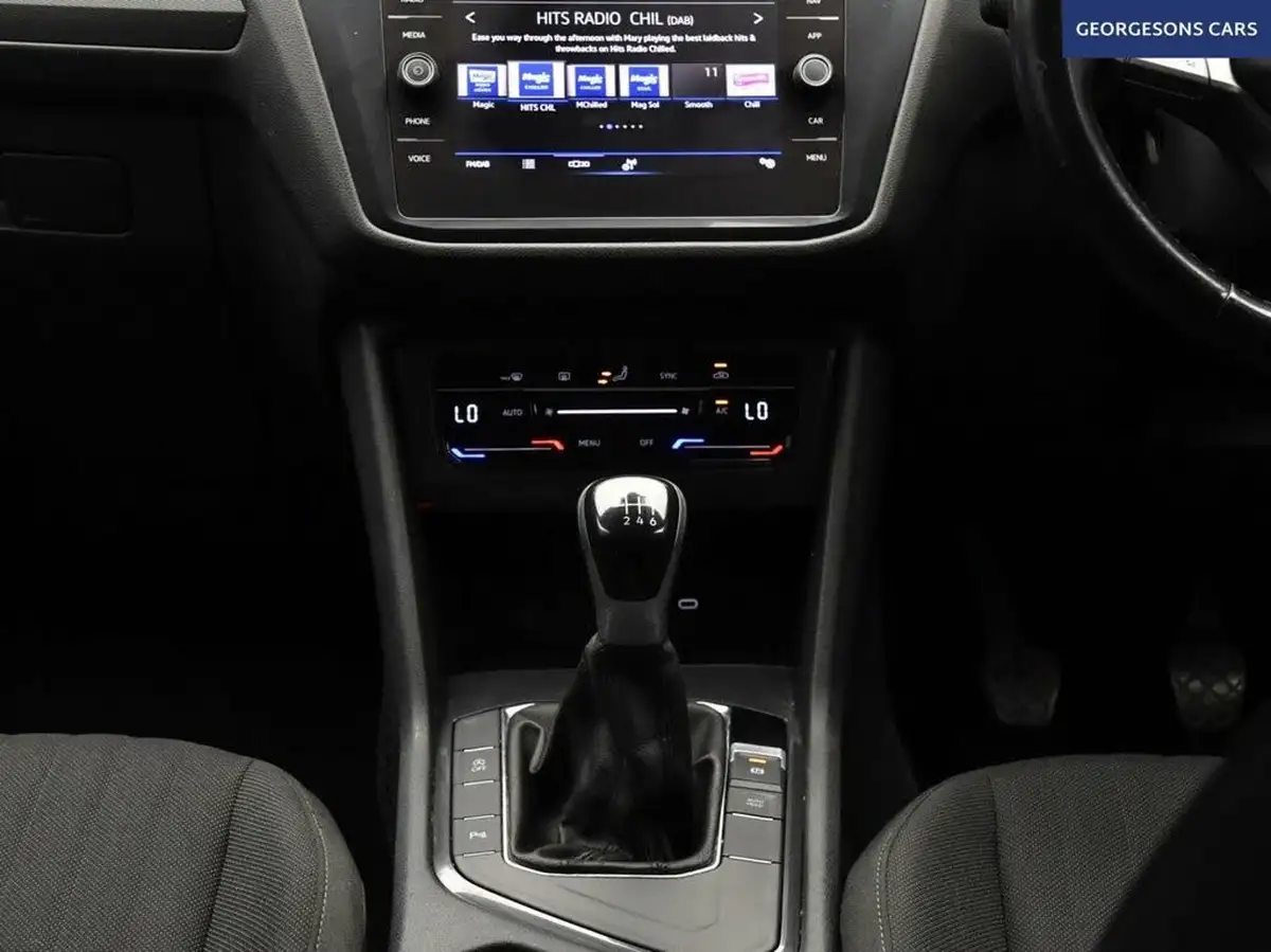 2022-volkswagen-tiguan-allspace-15-tsi-life-big-28