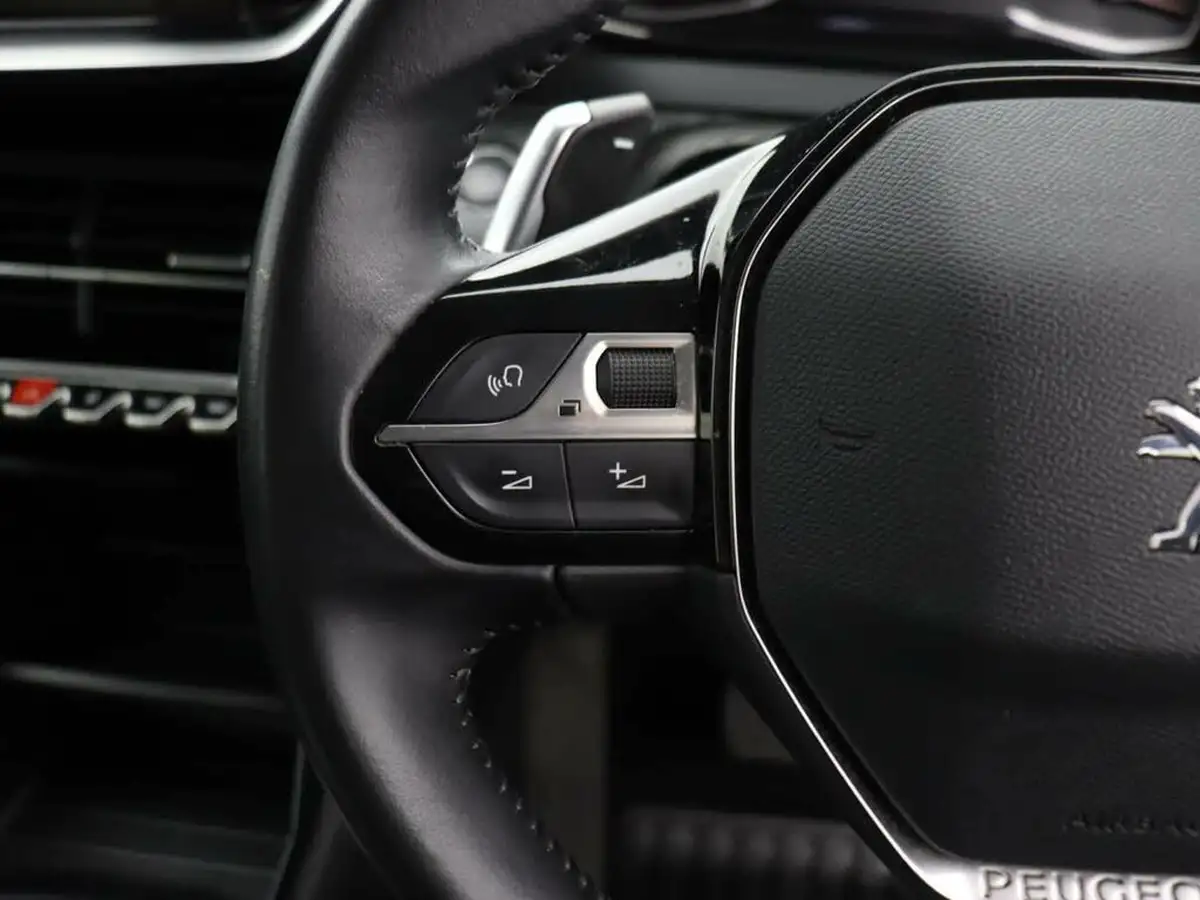 2020-peugeot-2008-suv-12-puretech-active-130bhp-eat8-big-35