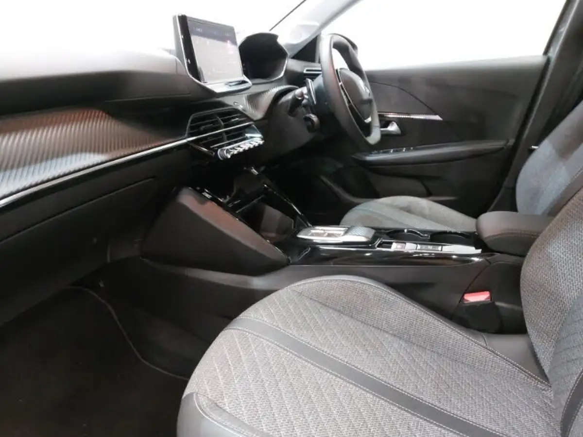 2024-peugeot-208-12-puretech-allure-hybrid-e-dsc6-big-4