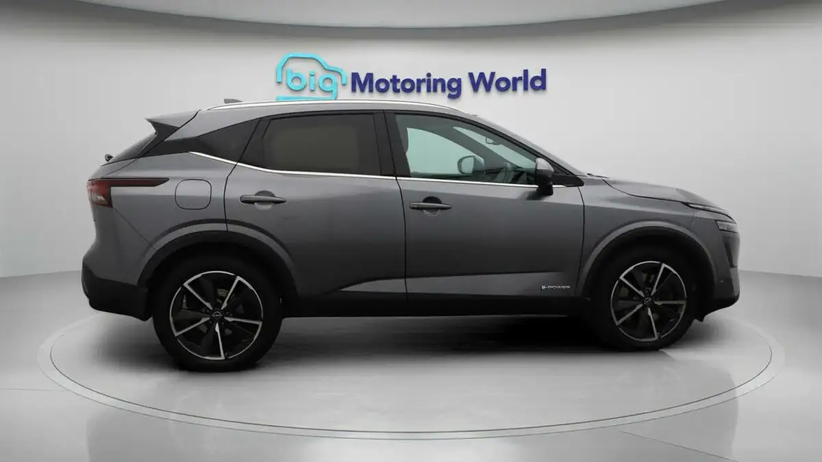 2023-nissan-qashqai-15-tekna-big-8