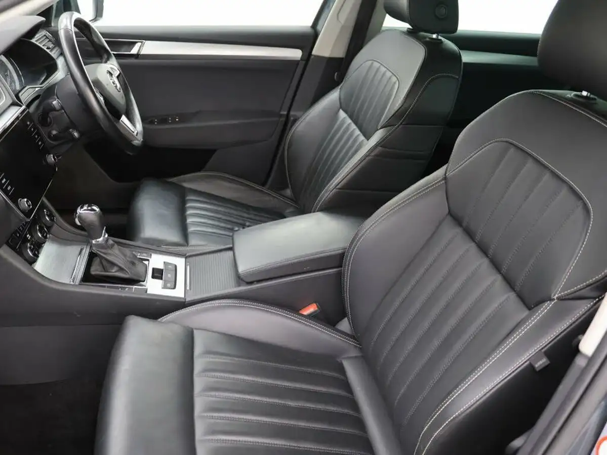 2020-skoda-superb-14-tsi-se-technology-estate-big-23
