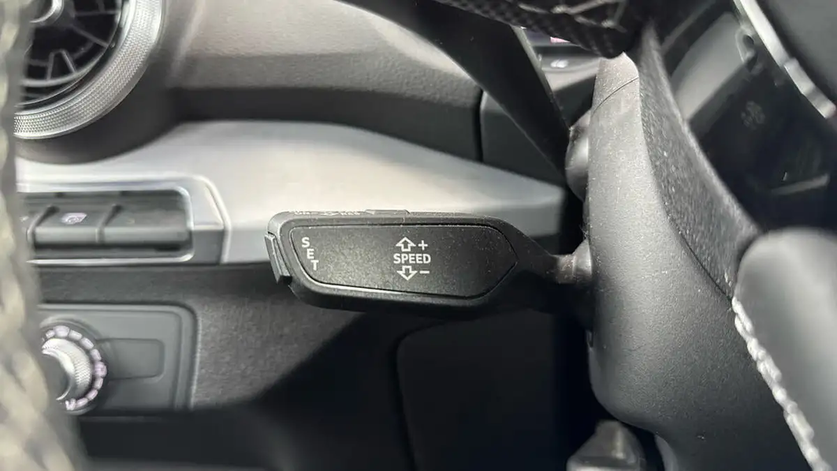 2021-audi-q2-10-30-tfsi-s-line-big-20