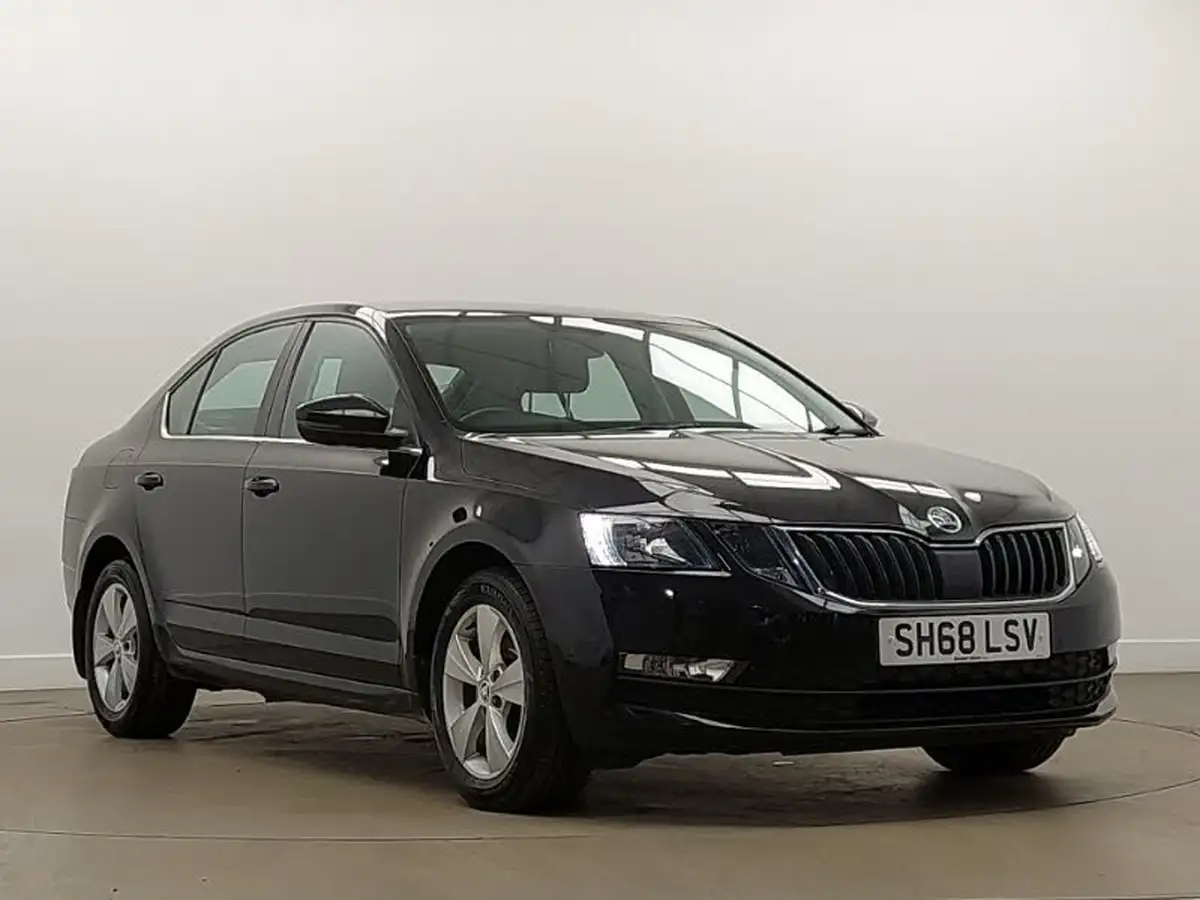 2018-skoda-octavia-16tdi-se-technology-scr-hatchback-big-0