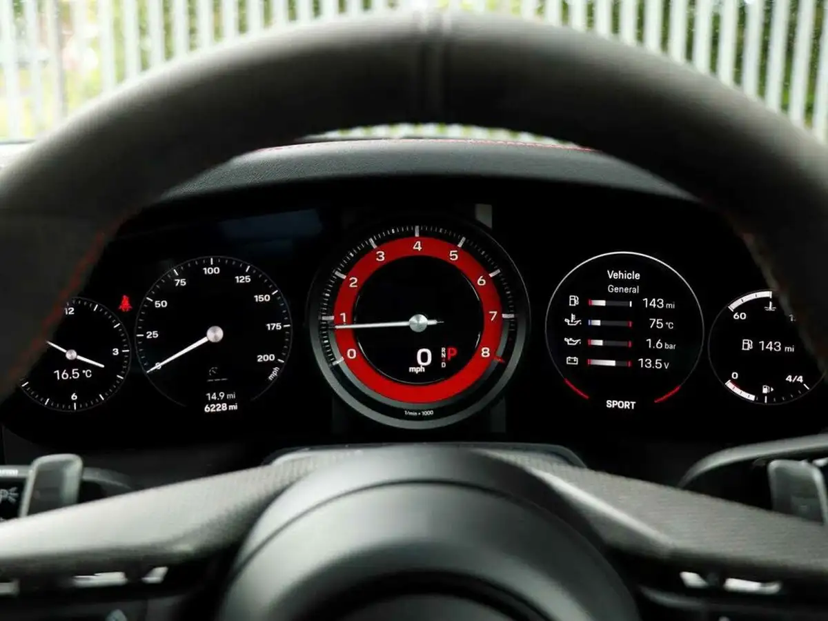 2023-porsche-911-30-carrera-t-pdk-big-11