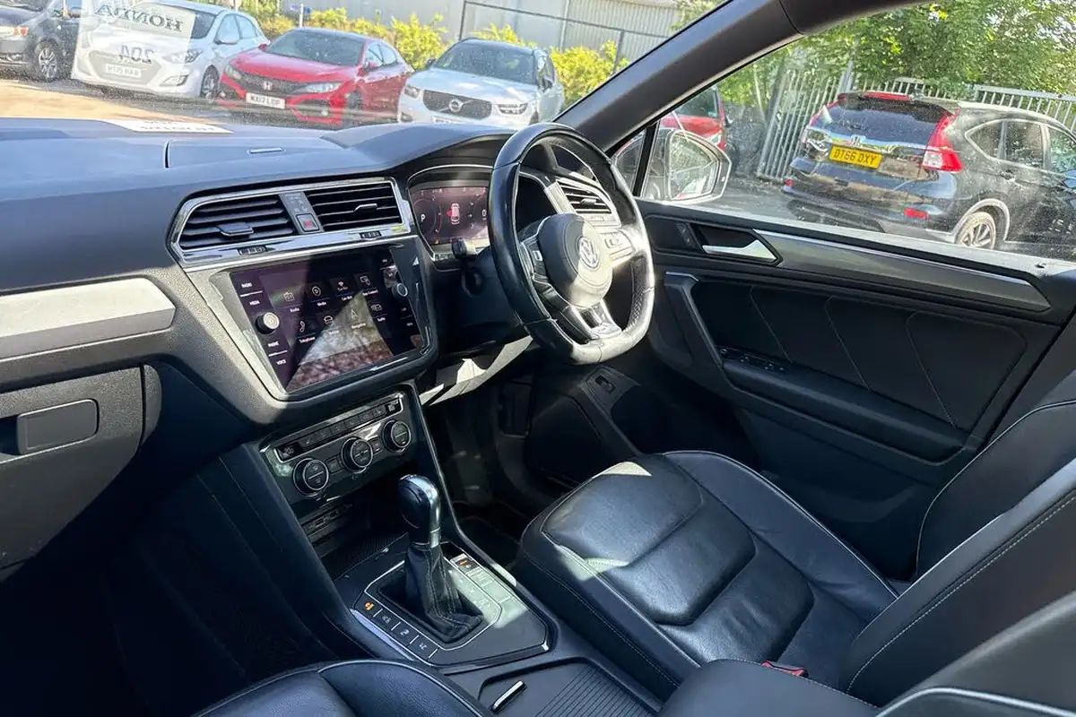2019-volkswagen-tiguan-20tdi-r-line-tech-150ps-dsg-big-2