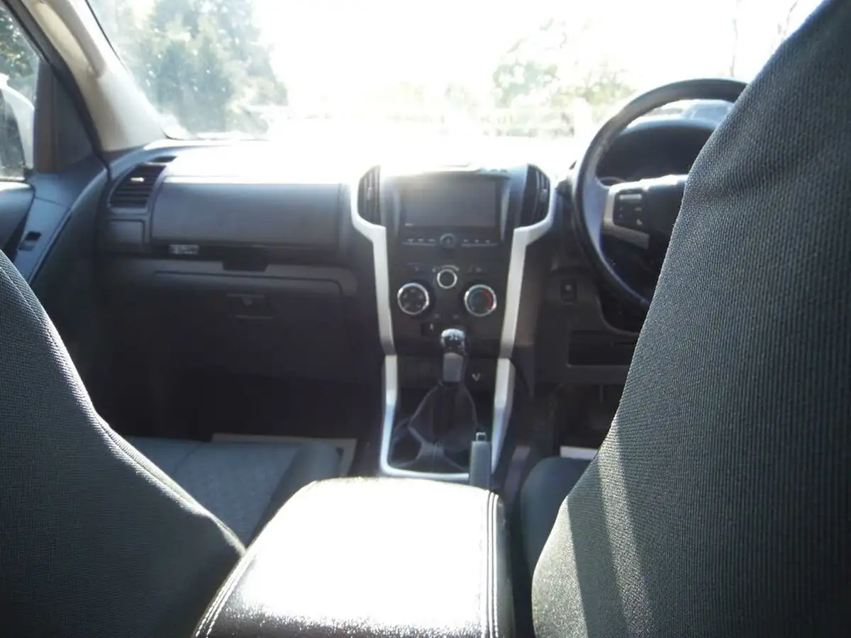 2020-isuzu-d-max-19td-yukon-nav-double-pickup-big-18