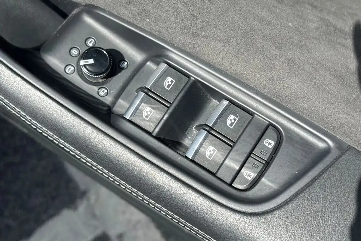 2022-audi-sq8-40-tfsi-black-edition-big-20