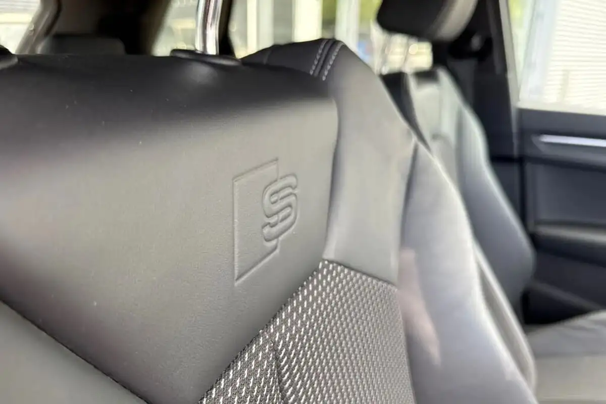 2019-audi-q3-20-40-tfsi-s-line-big-40