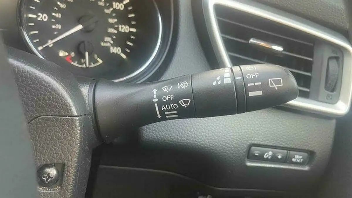 2014-nissan-qashqai-12-acenta-premium-big-30