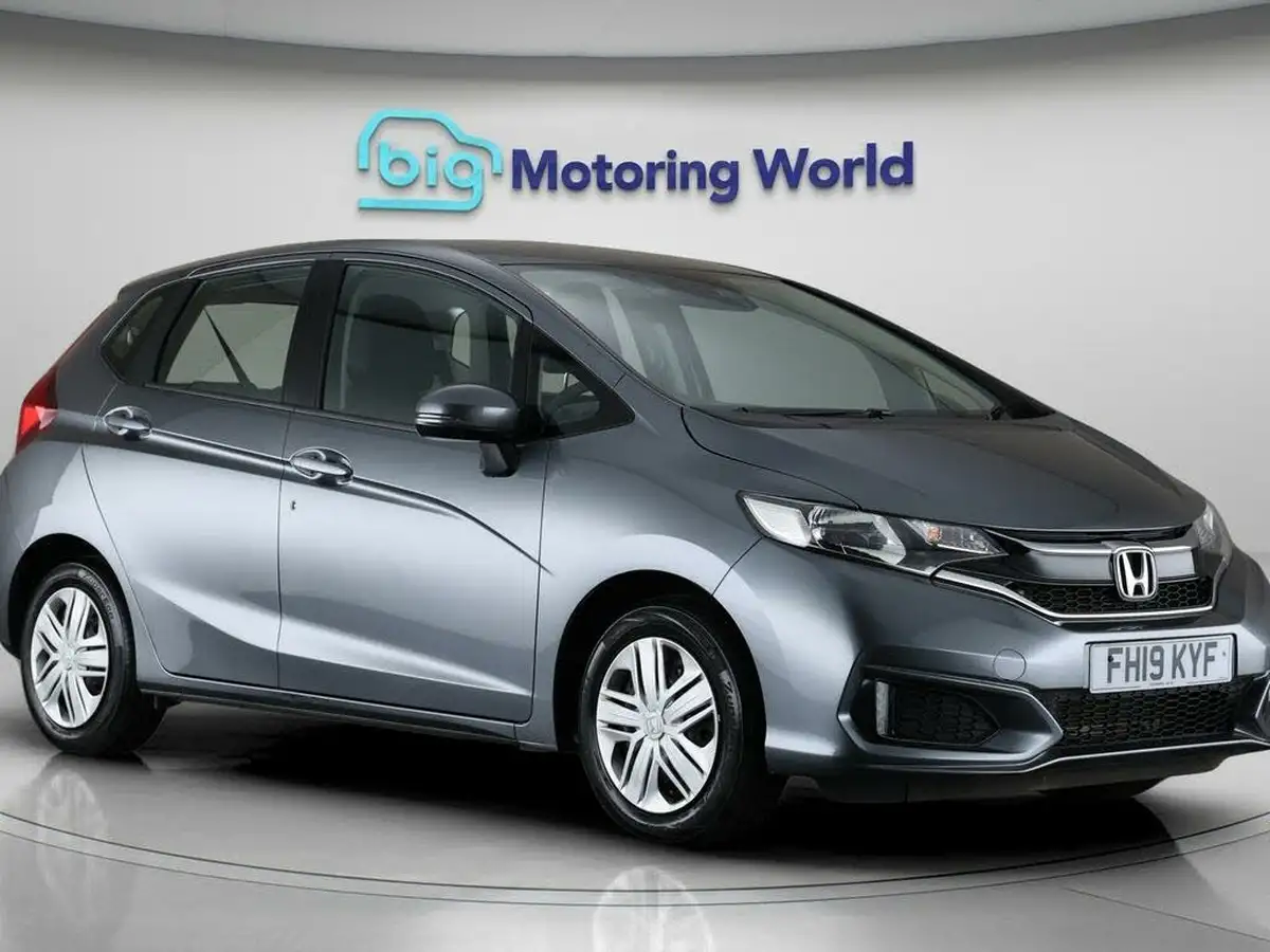 2019-honda-jazz-13-i-vtec-s-big-0