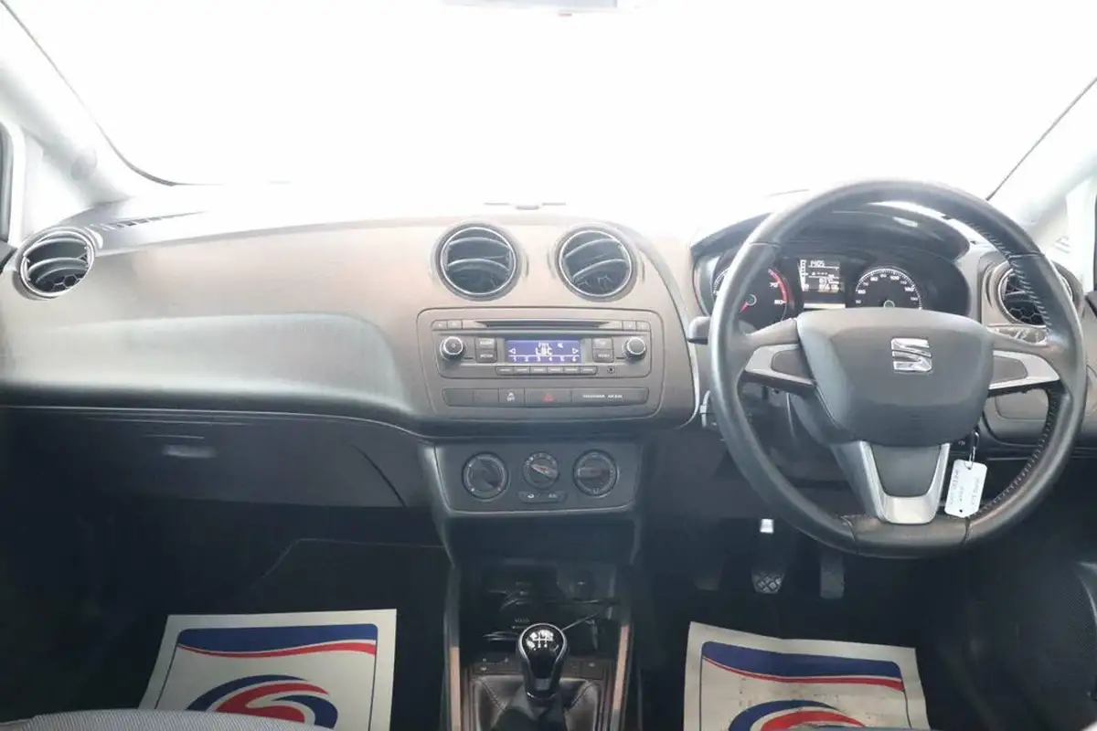 2015-seat-ibiza-12-i-tech-hatchback-5d-big-12