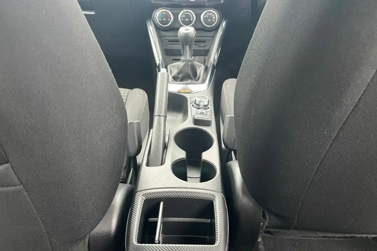 2018-mazda-mazda2-15-sport-black-big-30