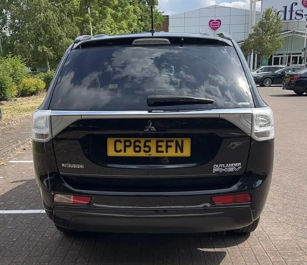 2015-mitsubishi-outlander-20-gx3h-phev-5st-big-4