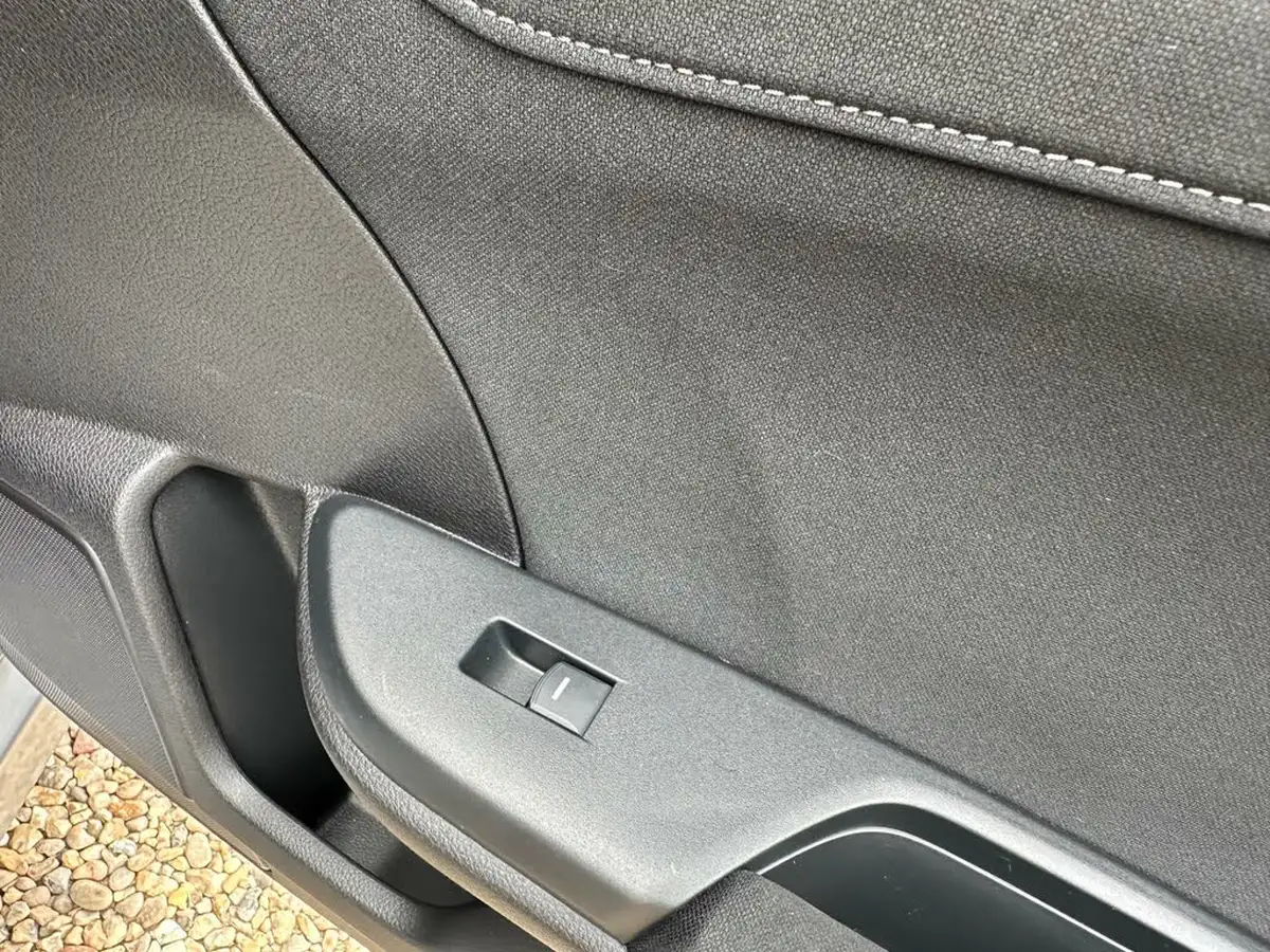2018-honda-civic-10-vtec-turbo-sr-129ps-hatchback-5d-big-27