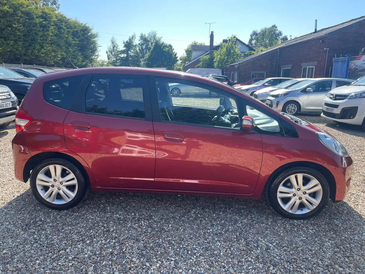 2014-honda-jazz-14-ex-big-5