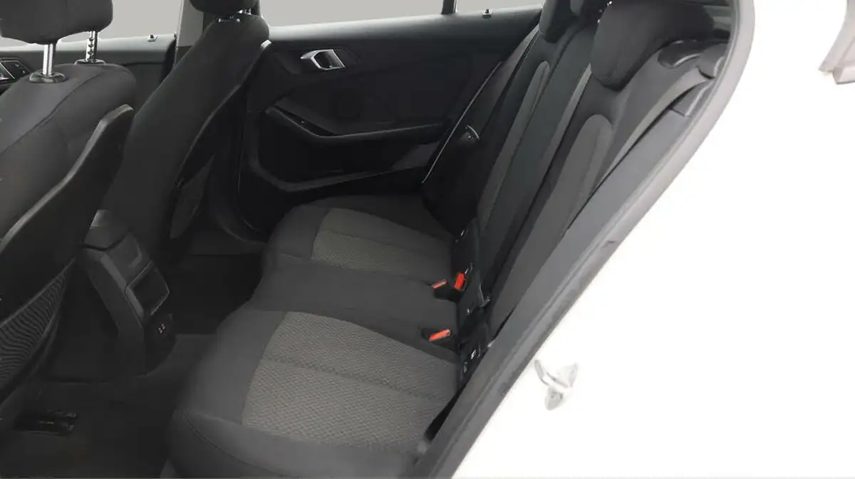 2021-bmw-1-series-15-118i-se-lcp-big-15