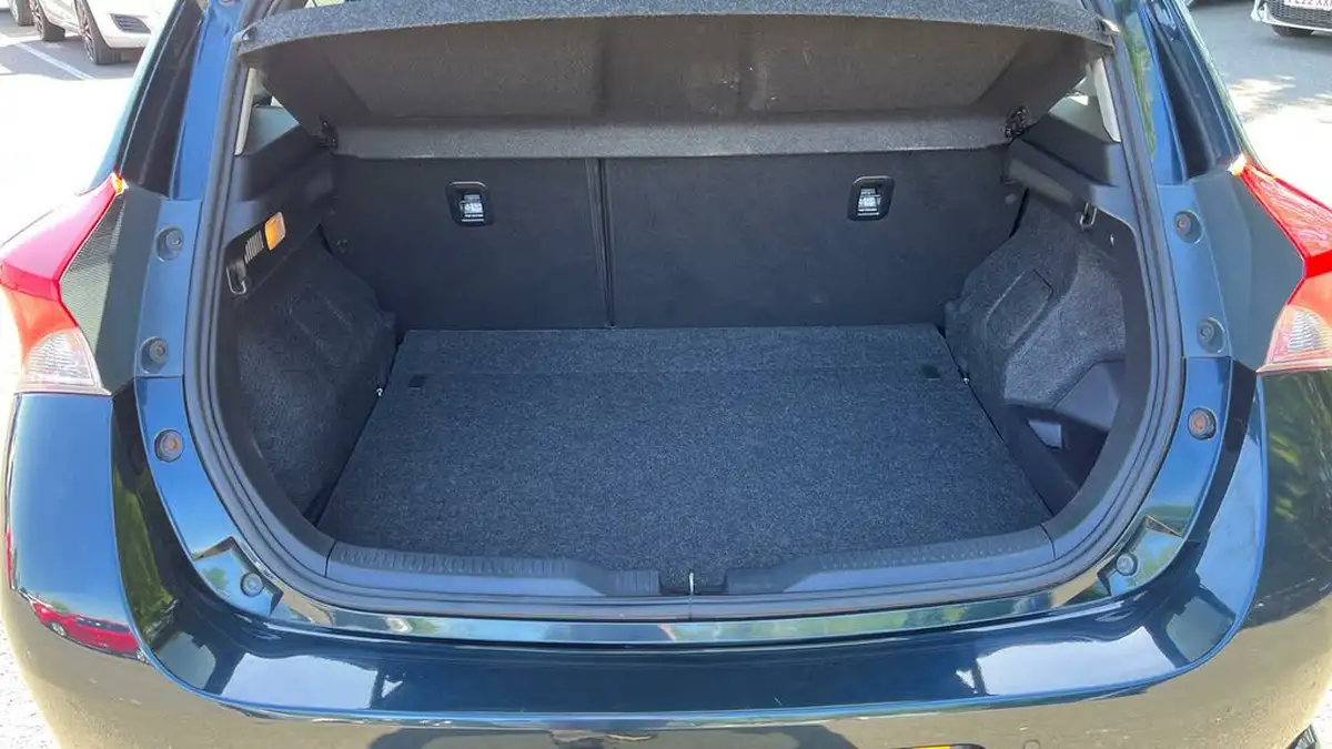 2017-toyota-auris-18-vvt-i-hsd-excel-tss-hatchback-big-13