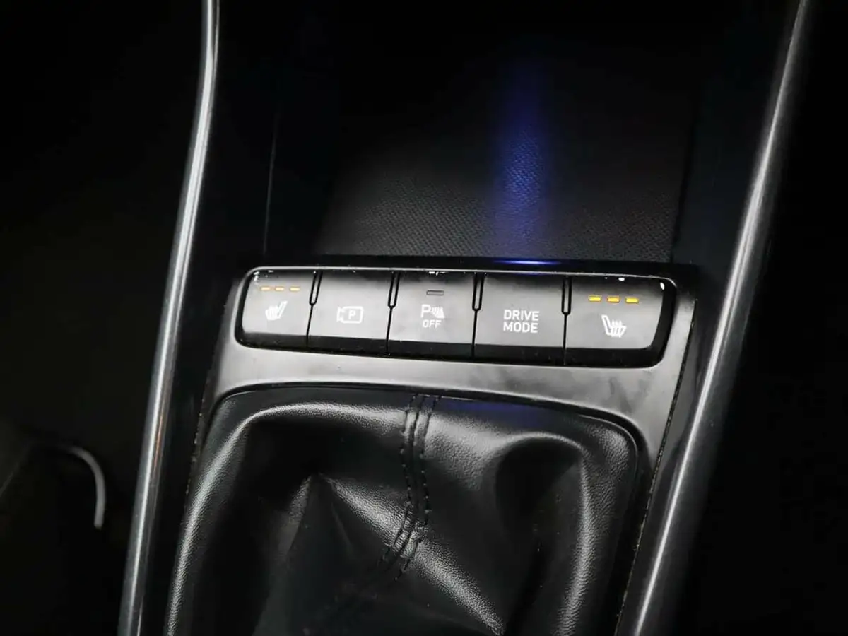2023-hyundai-i20-10-t-gdi-premium-48-volt-hybrid-eclutch-imt-big-30