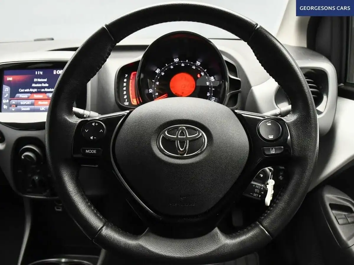 2022-toyota-aygo-10-vvt-i-x-play-big-23