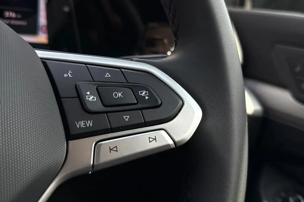 2025-volkswagen-golf-15-etsi-match-big-33