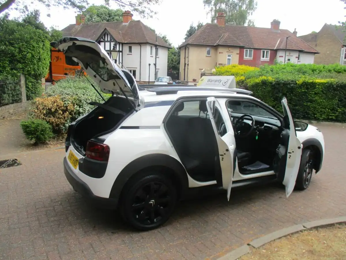 2017-citroen-c4-cactus-12-puretech-flair-82ps-big-10