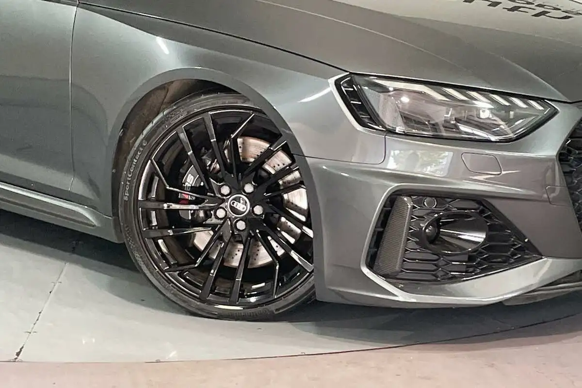 2022-audi-rs4-avant-29-tfsi-carbon-black-big-9