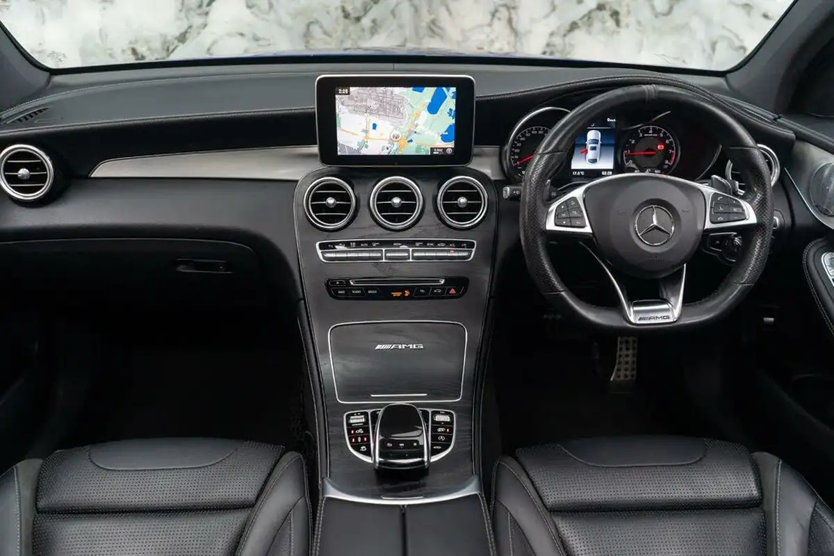 2018-mercedes-benz-glc-class-40-glc-amg-63-premiumss-coupe-4d-big-11