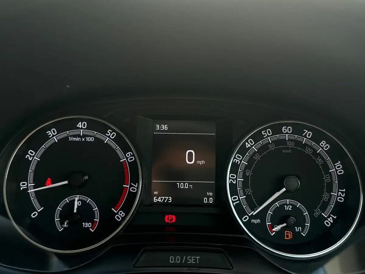2019-skoda-fabia-10-mpi-s-ss-hatchback-big-15