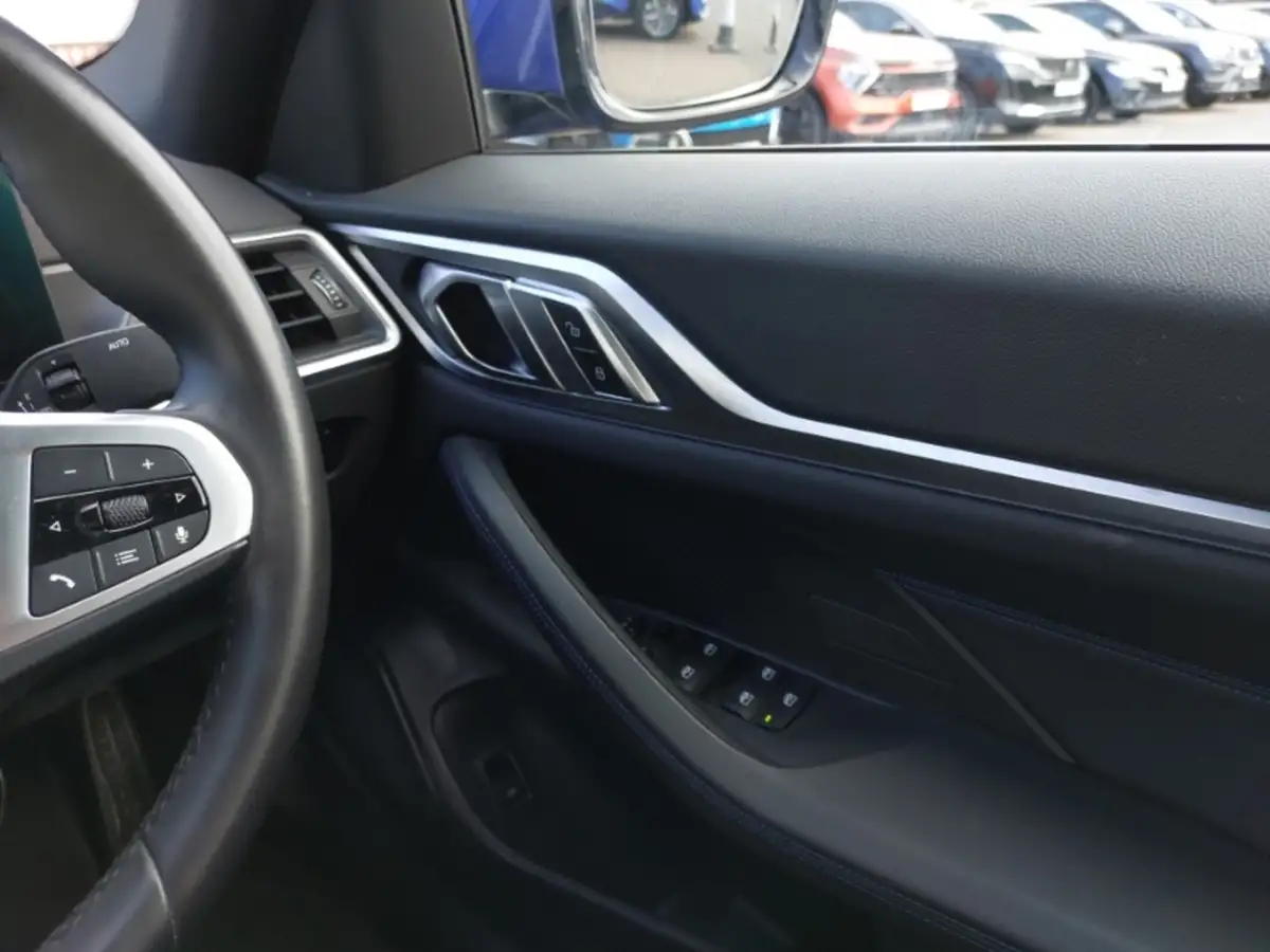 2024-bmw-i4-e-edrive35-m-sport-big-17