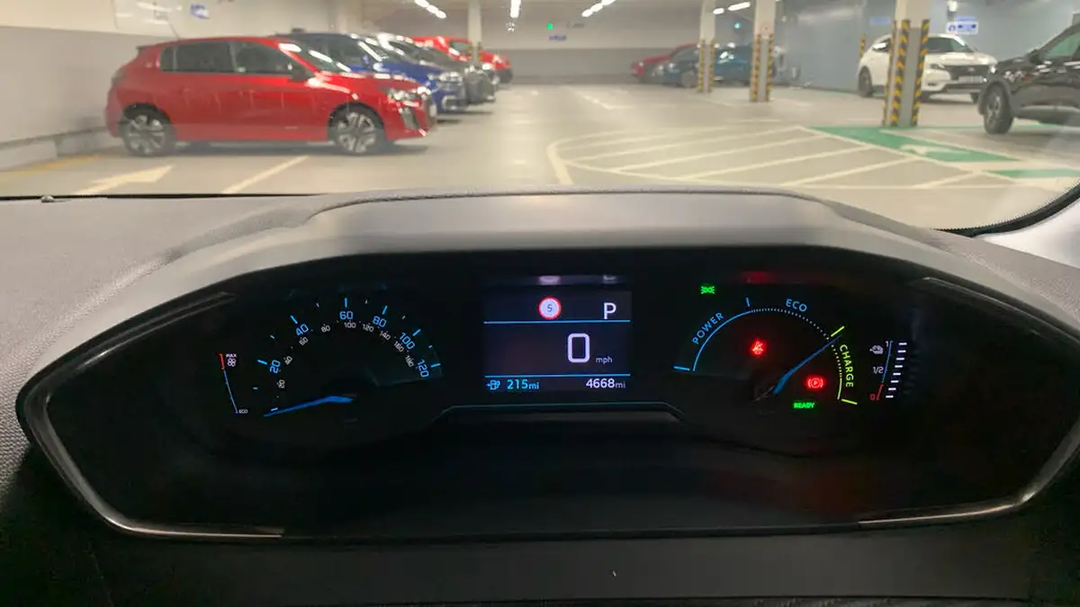 2024-peugeot-208-e-e-style-big-12