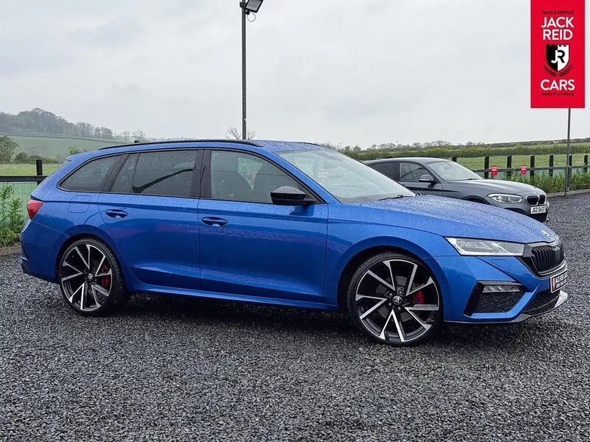 2021-skoda-octavia-20tdi-vrs-estate-big-7