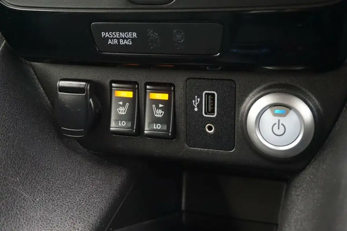 2021-nissan-leaf-e-e-tekna-big-25