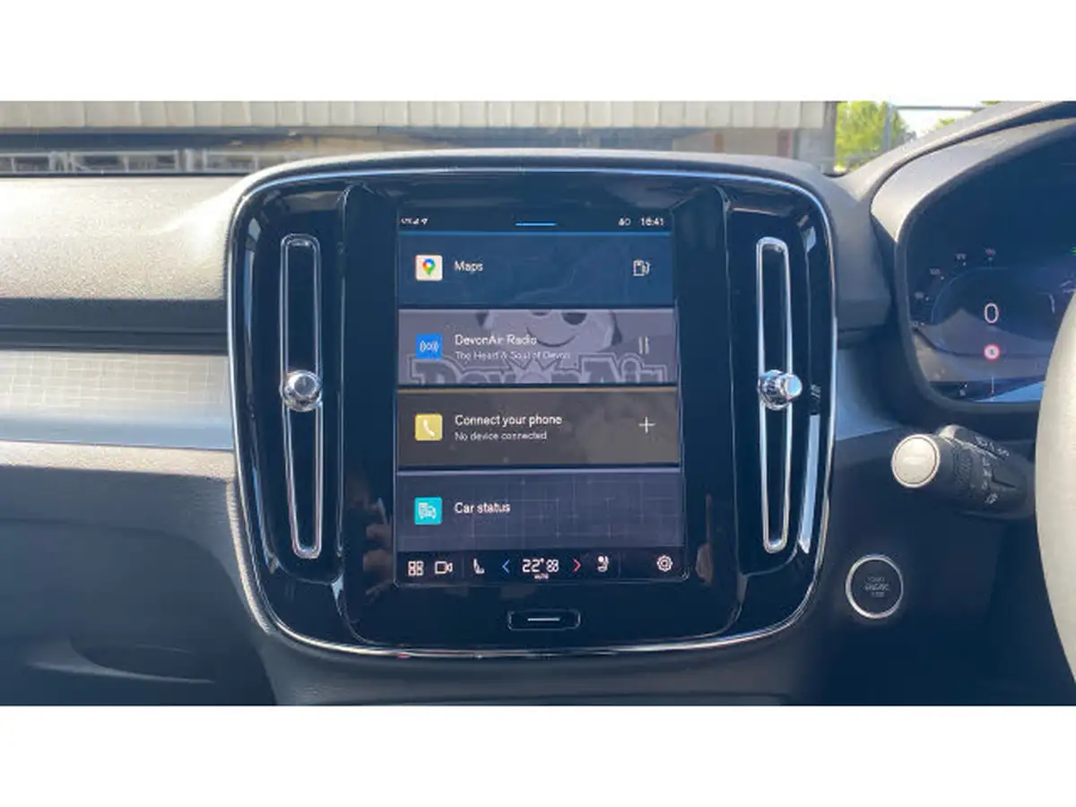 2024-volvo-xc40-20-b3-plus-big-20