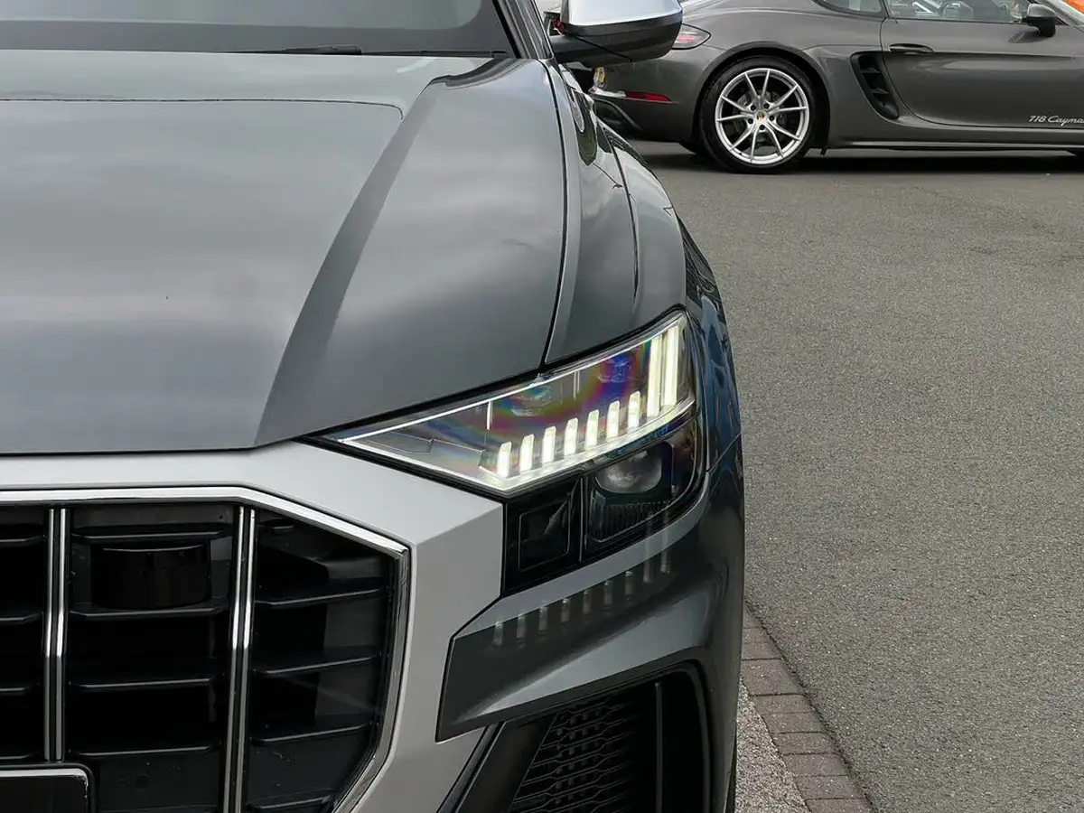 2020-audi-sq8-40tdi-big-73