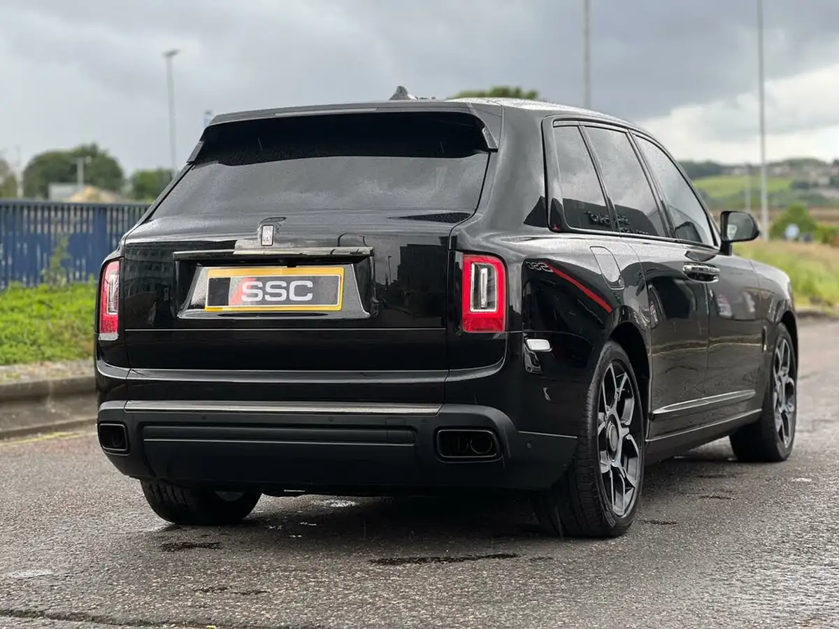 2020-rolls-royce-cullinan-675-black-badge-big-55