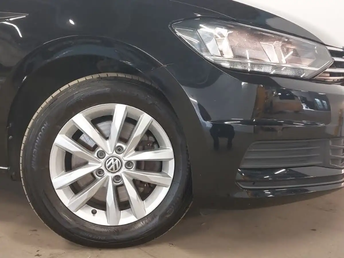 2017-volkswagen-touran-20tdi-se-big-8