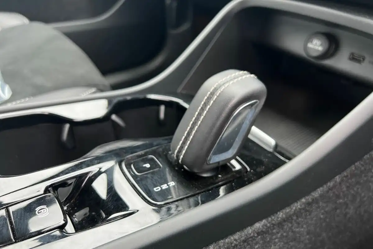 2021-volvo-xc40-15-t3-r-design-pro-161bhp-auto-big-12