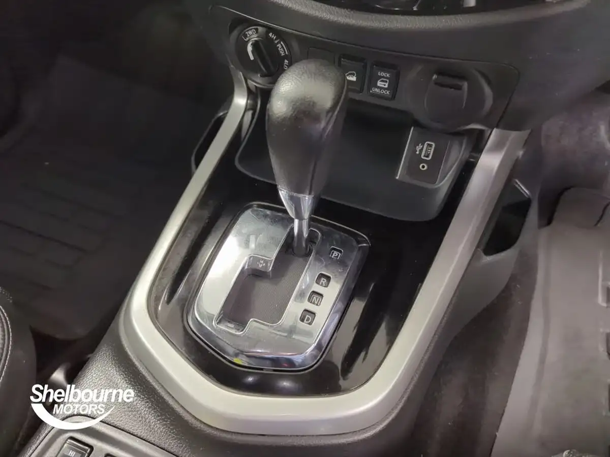 2020-nissan-navara-23dci-tt-tekna-8-navileather-auto-big-32