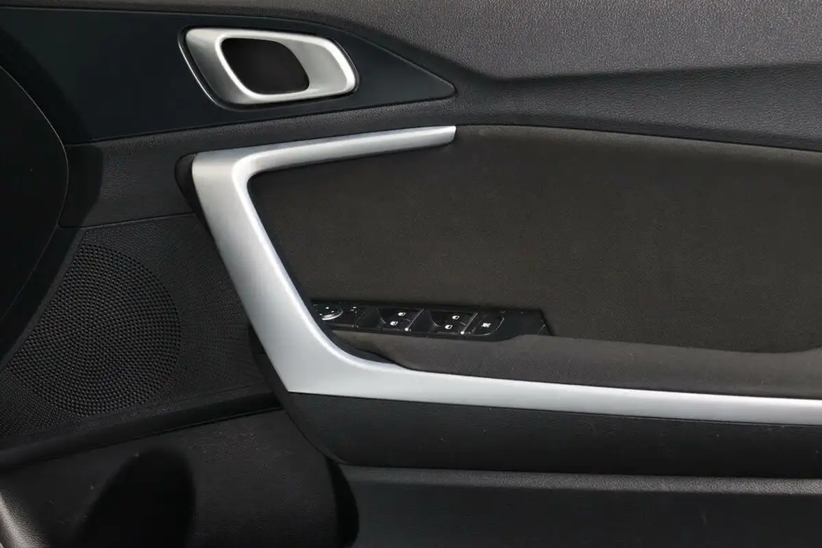 2019-kia-ceed-16crdi-2-eco-hatchback-big-35