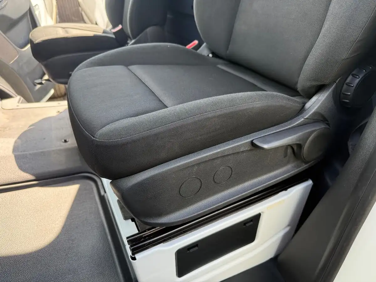 2018-mercedes-benz-sprinter-21cdi-311-l2h1-panel-van-rwd-eco-gear-360-big-29