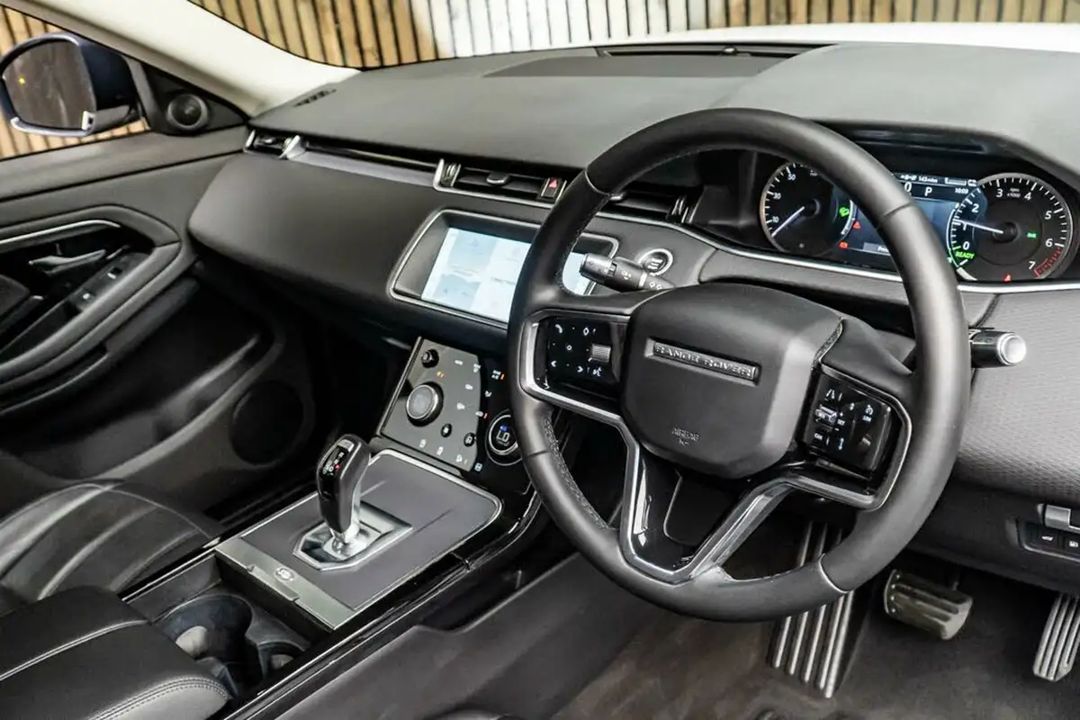2021-land-rover-range-rover-evoque-15-p300e-s-big-21