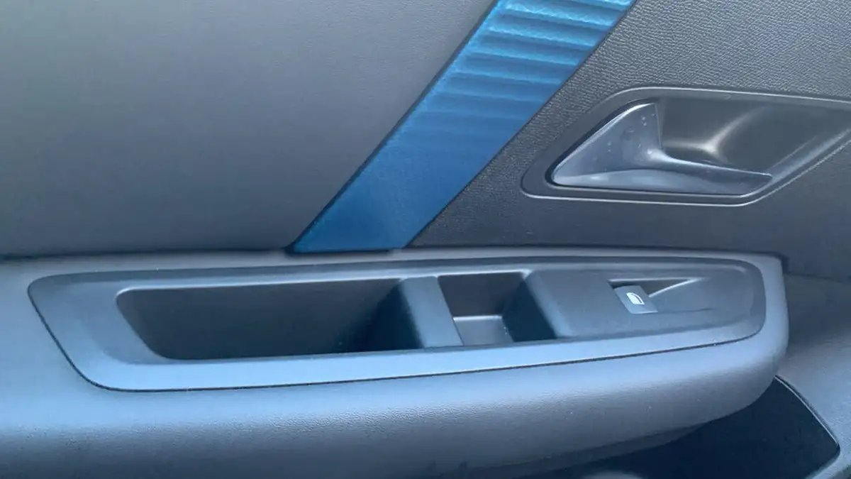 2024-citroen-c4-big-40
