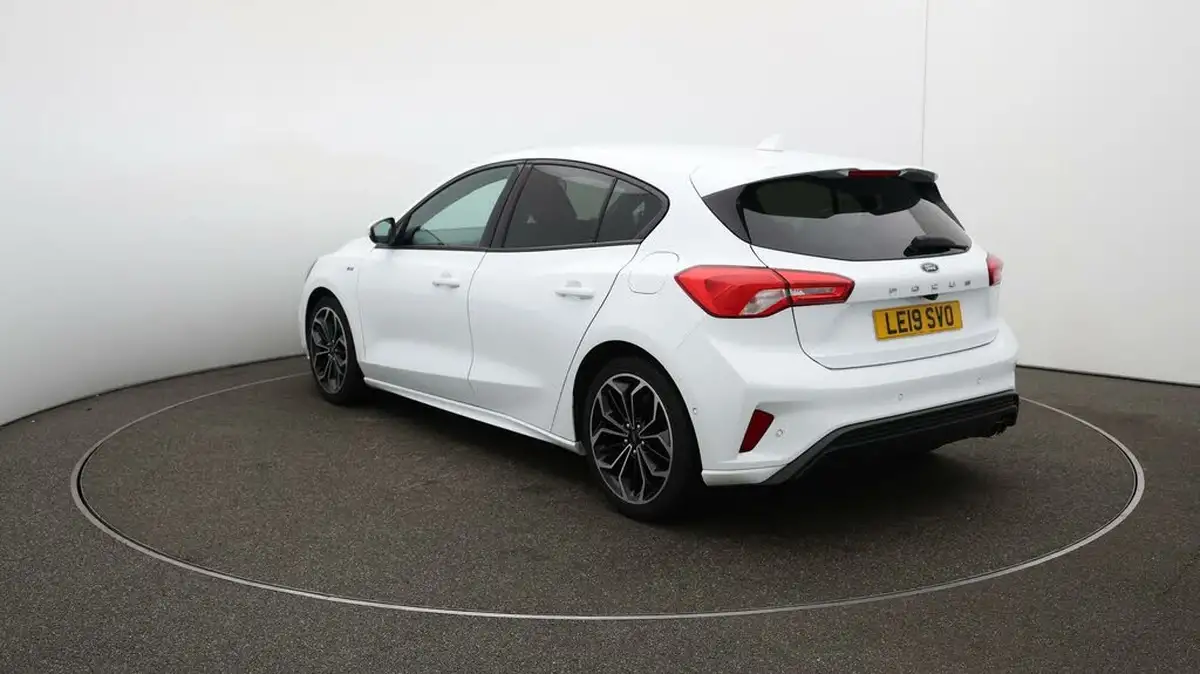2019-ford-focus-10t-st-line-x-hatchback-big-62